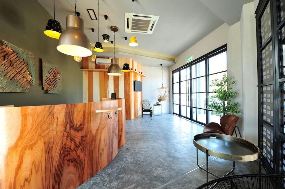 Finess Basic Hotel ملقا المظهر الخارجي الصورة